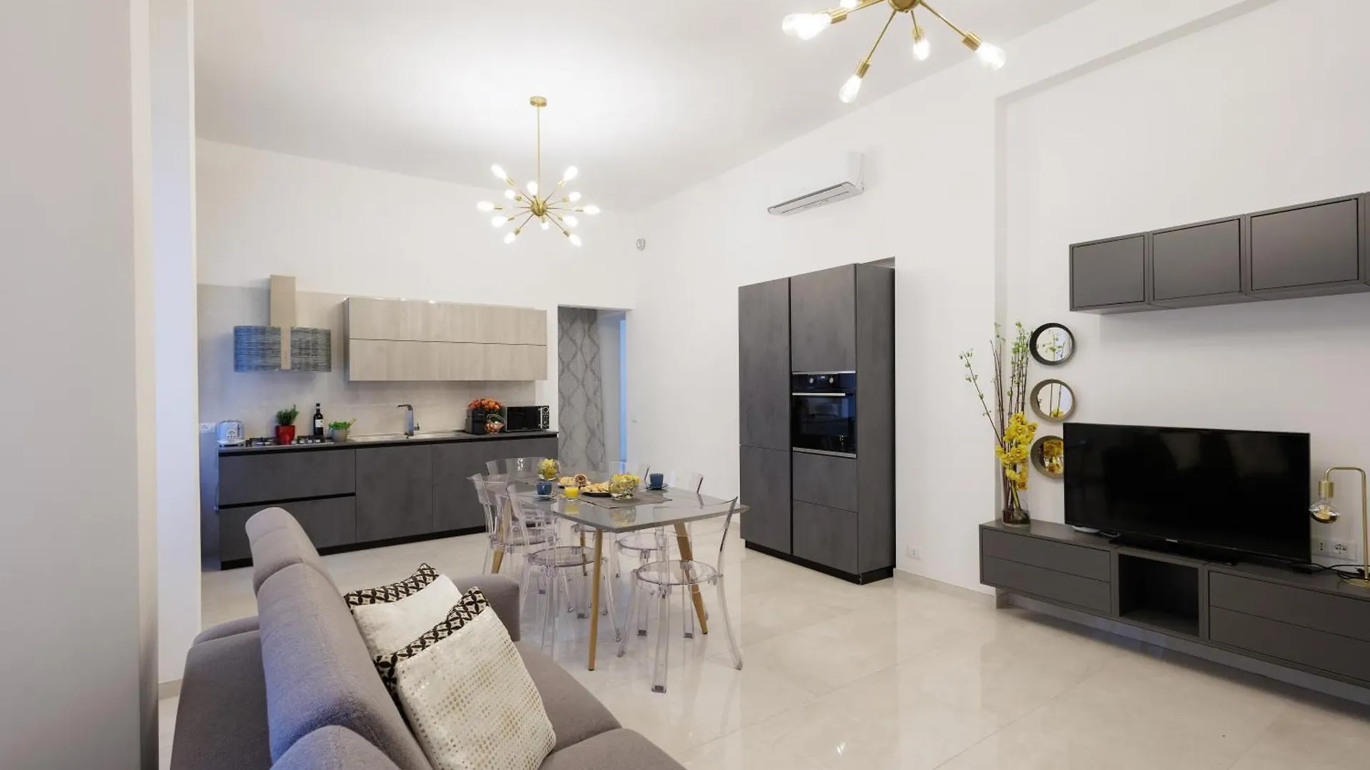 Genoa Lux Apartments With Parking