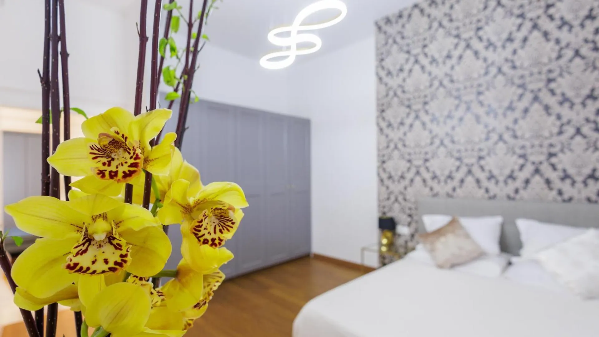 Genoa Lux Apartments With Parking Italy