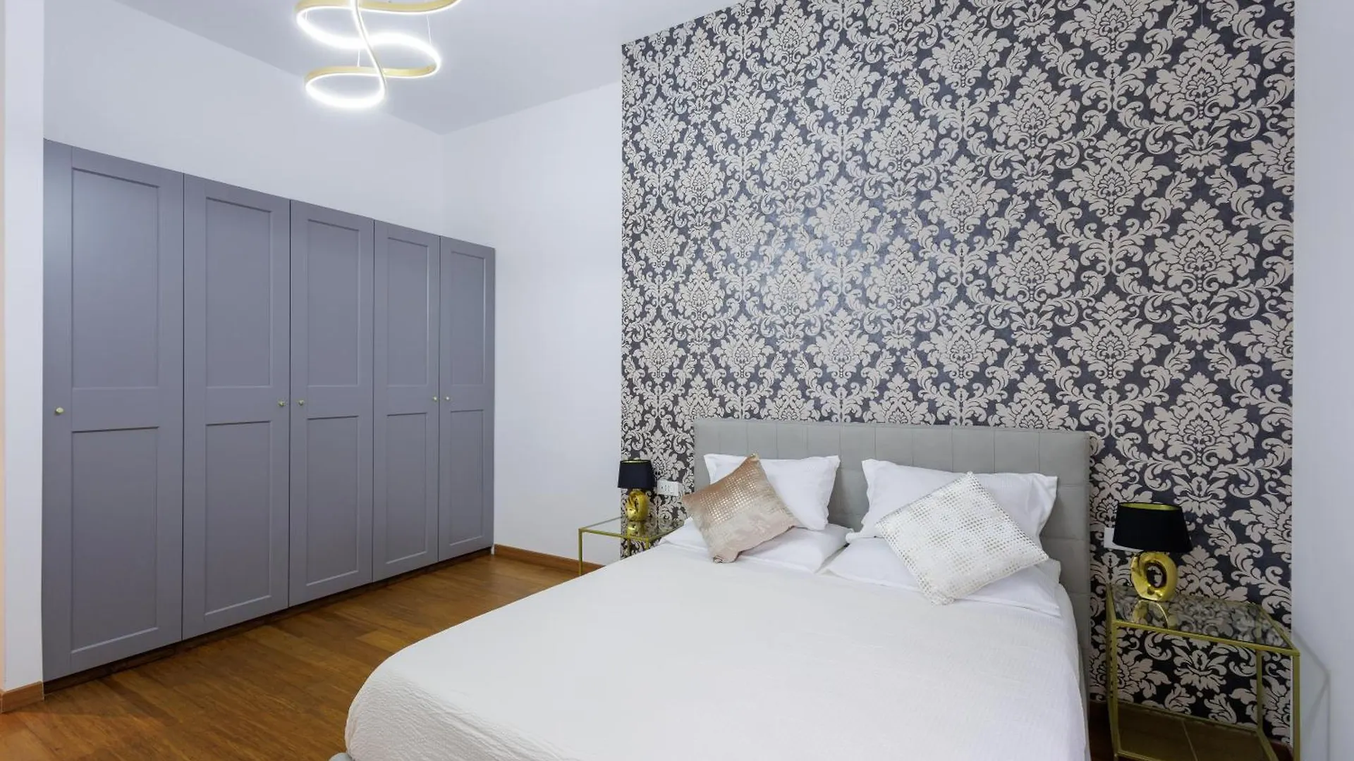 Genoa Lux Apartments With Parking 0*,  Italy