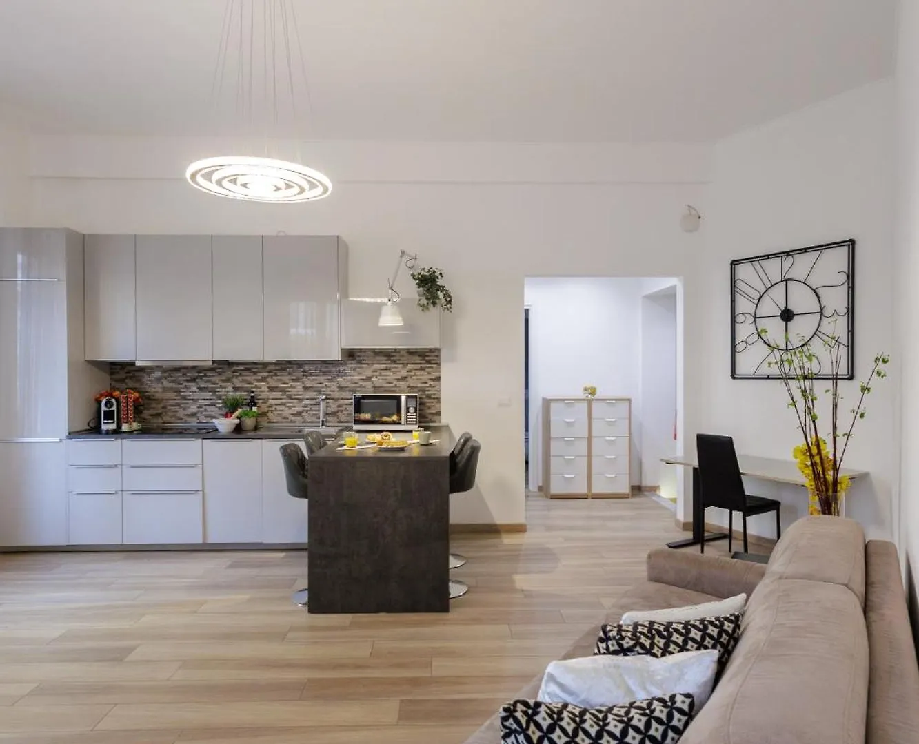 Genoa Lux Apartments With Parking Italy