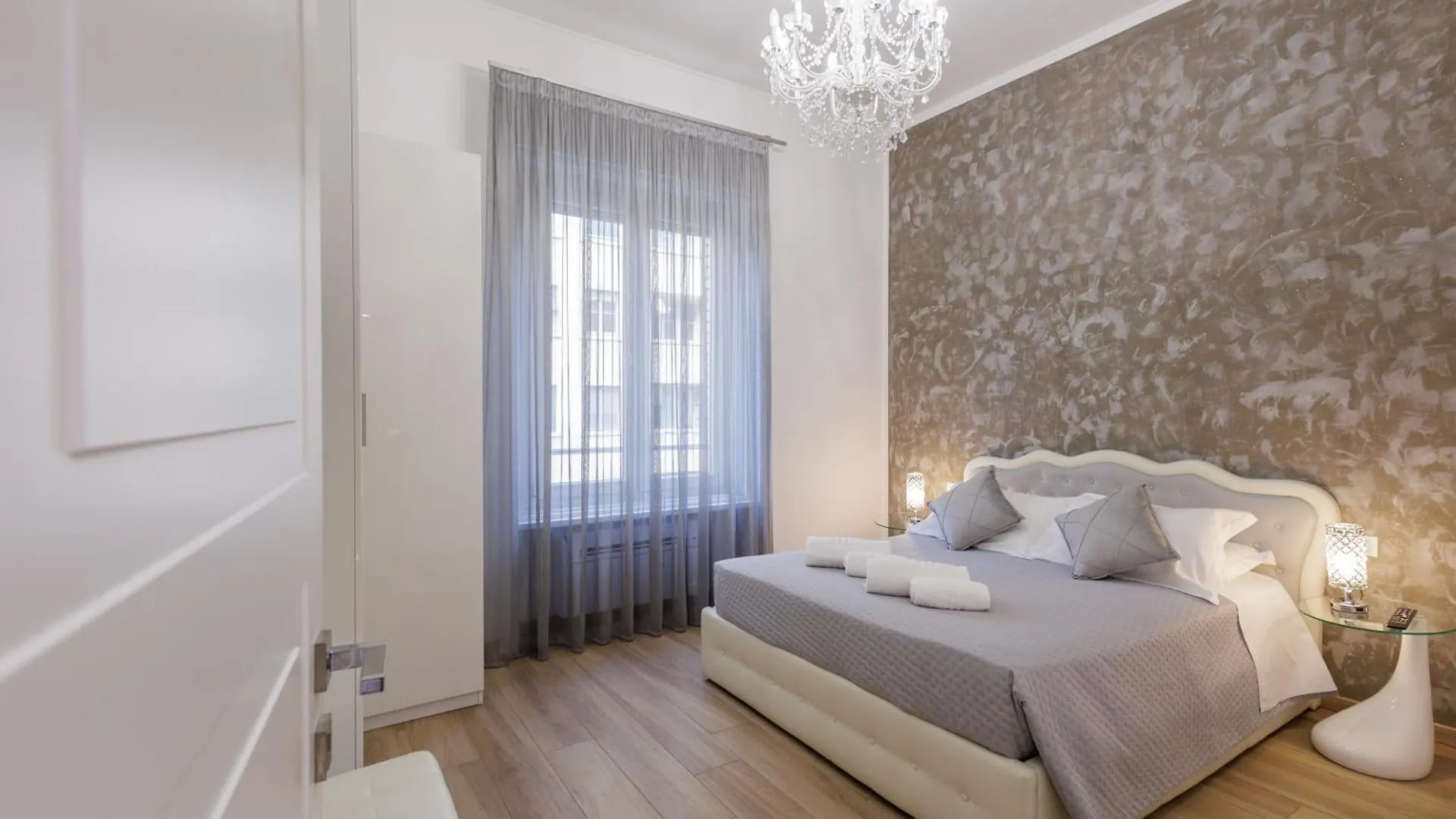 Genoa Lux Apartments With Parking