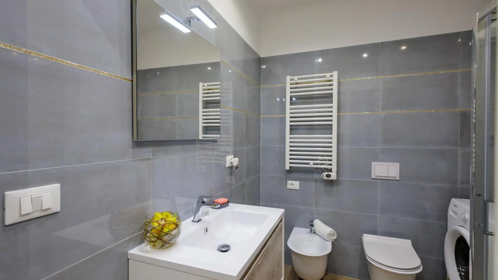 Genoa Lux Apartments With Parking Italy