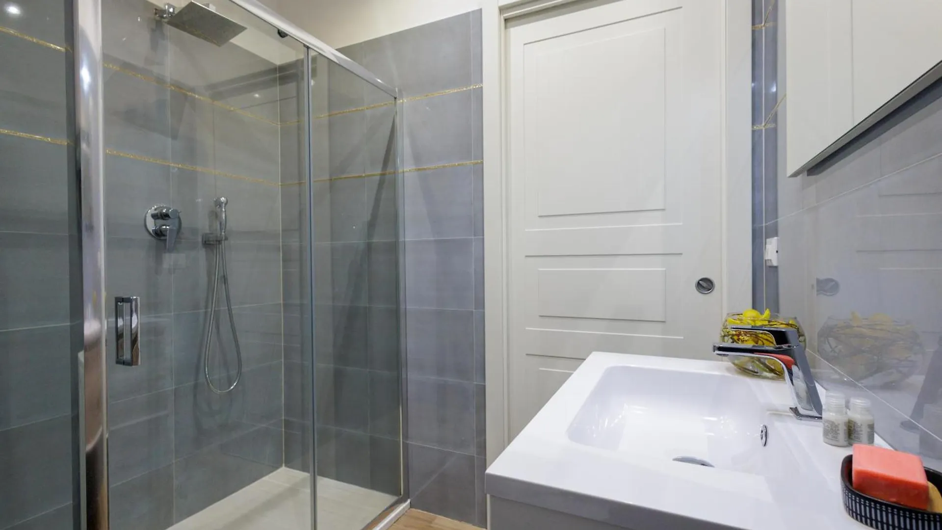 Genoa Lux Apartments With Parking 0*,  Italy