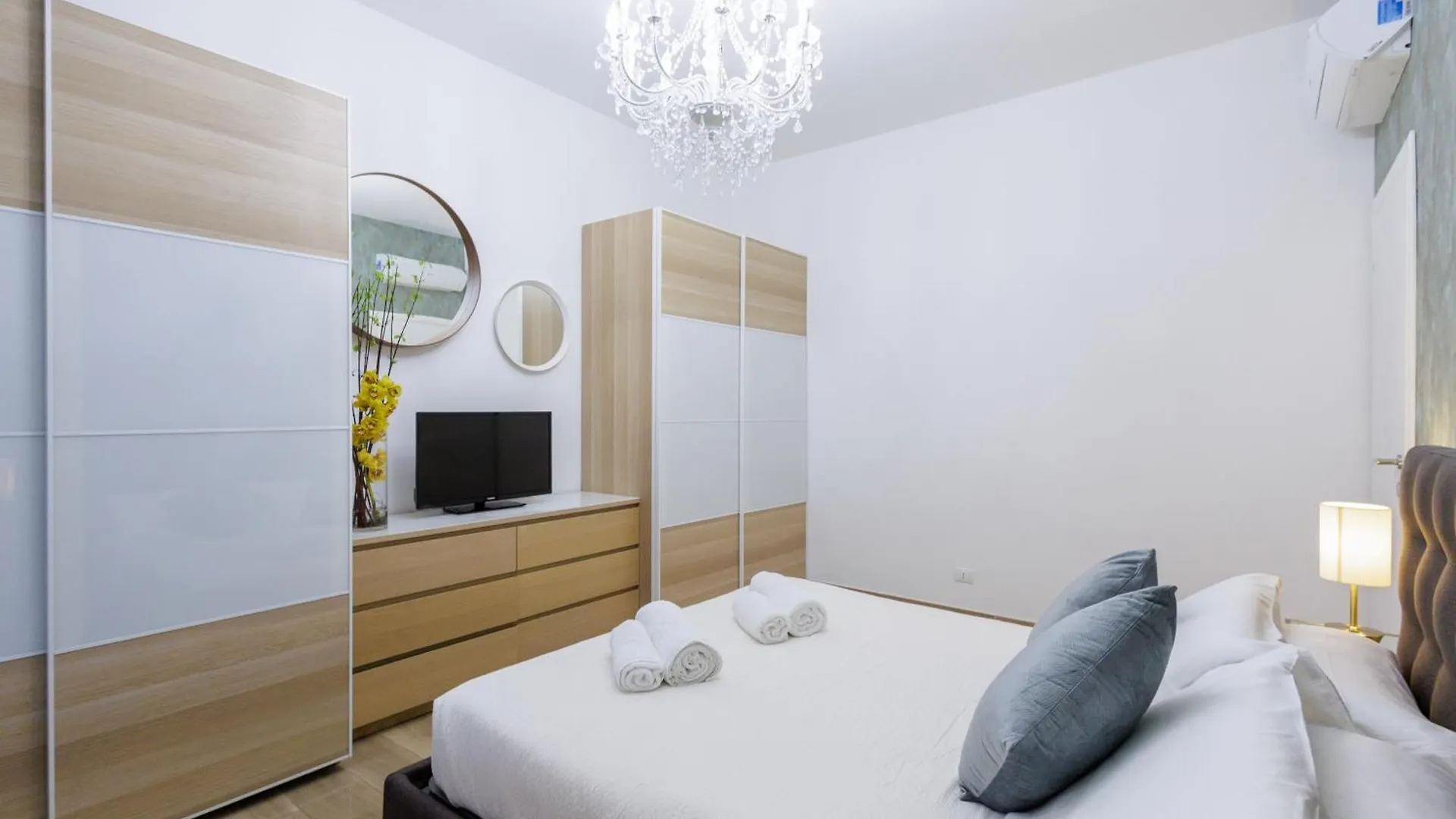 Genoa Lux Apartments With Parking