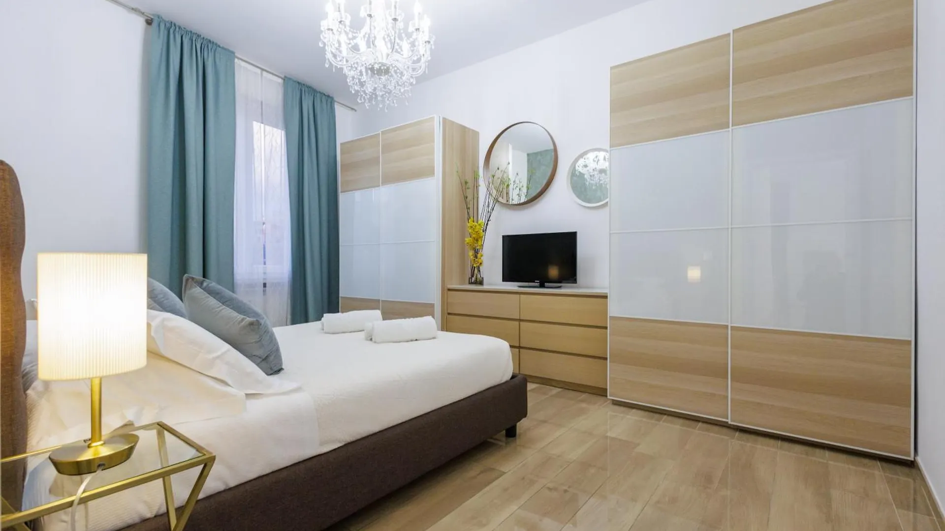 Genoa Lux Apartments With Parking Italy