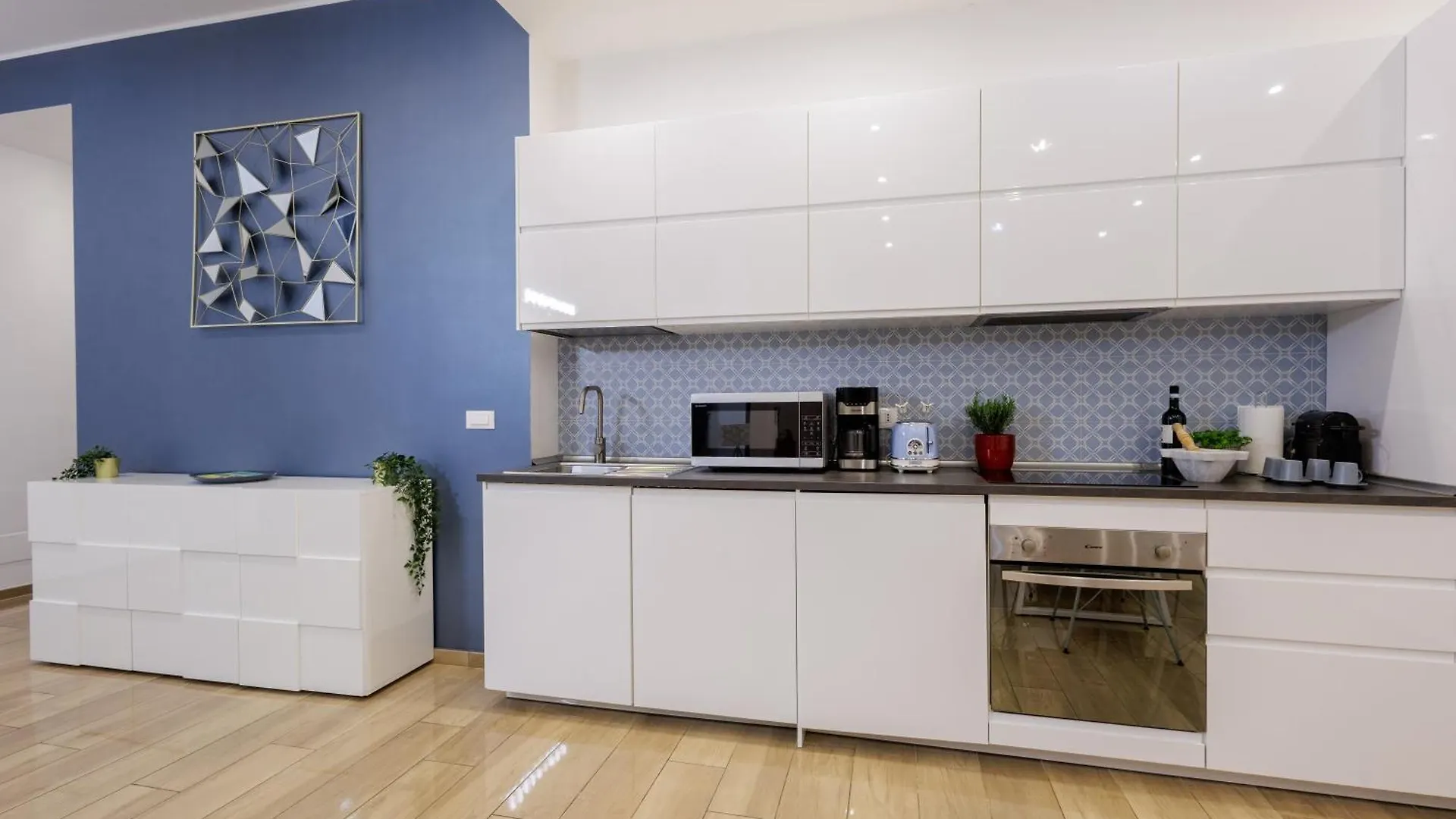 Genoa Lux Apartments With Parking 0*,