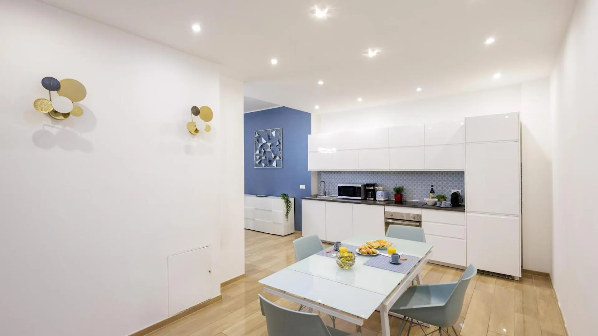 Genoa Lux Apartments With Parking 0*,  Italy