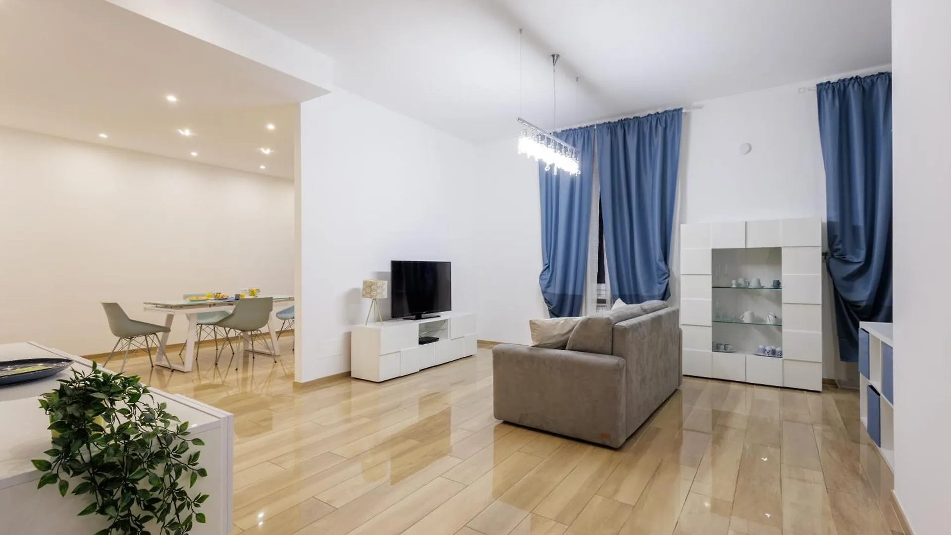 Genoa Lux Apartments With Parking