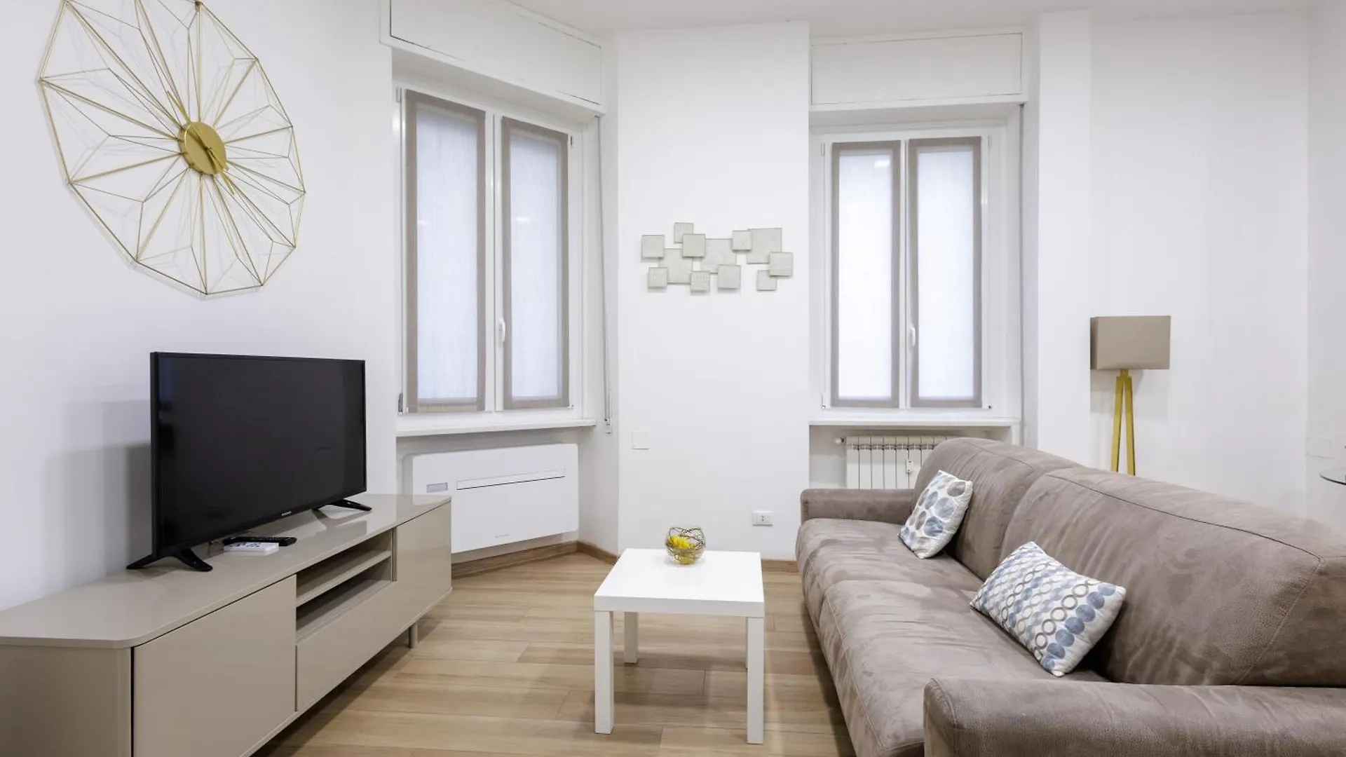 Genoa Lux Apartments With Parking Italy
