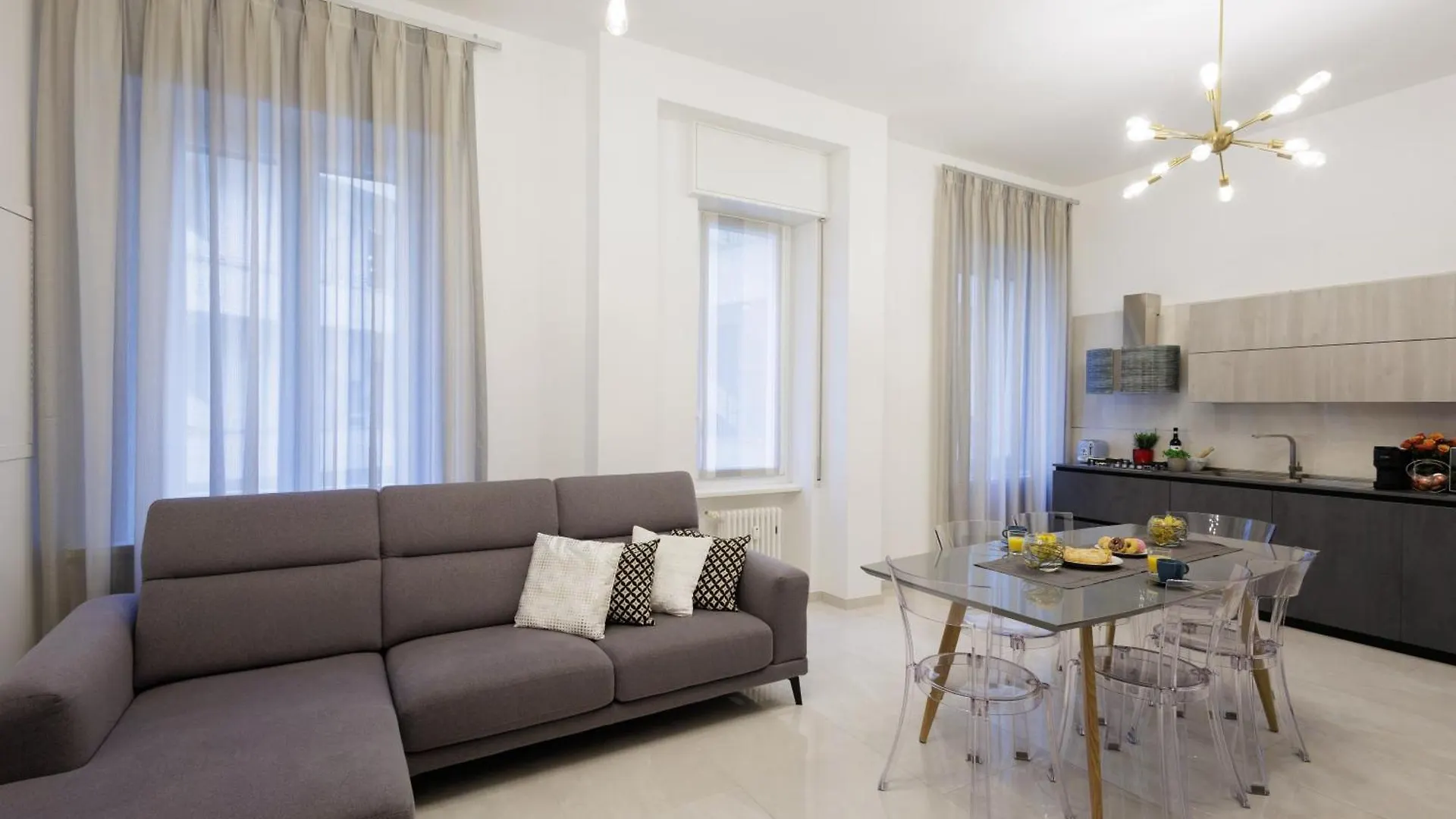 Genoa Lux Apartments With Parking Italy
